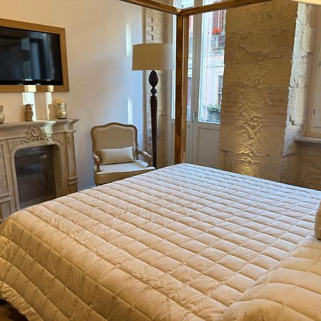La Maison Coloniale Suite E Zona Wellness Free Кальярі Екстер'єр фото
